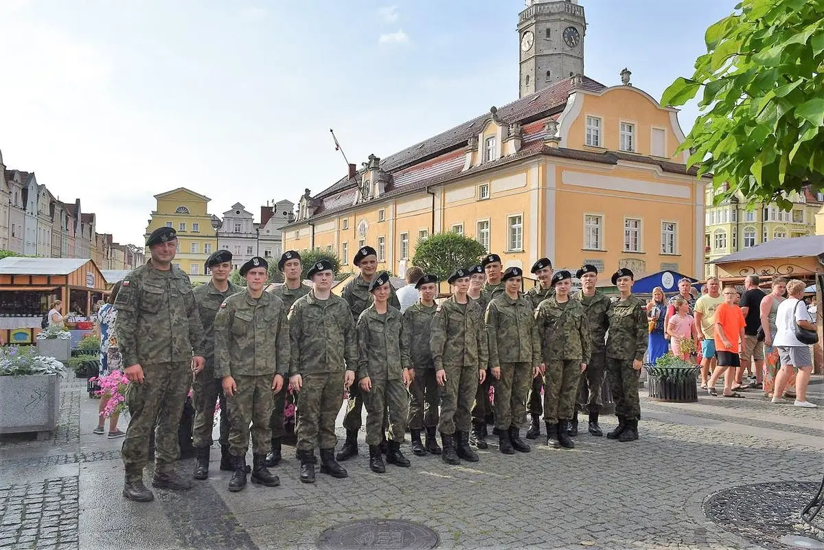 Elewi, którzy szkolą się w Bolesławcu, w czasie wolnym
