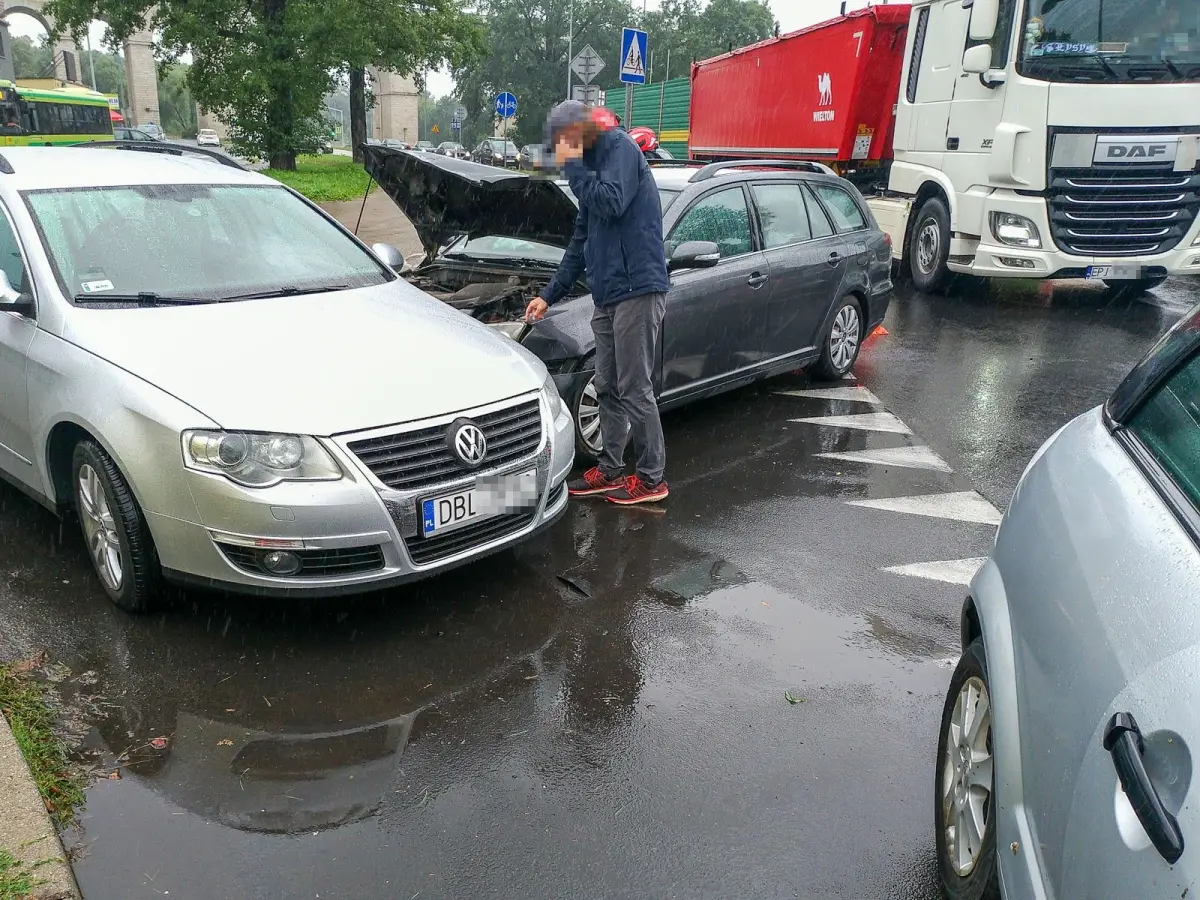 Kolizja na skrzyżowaniu Wróblewskiego i Dolne Młyny