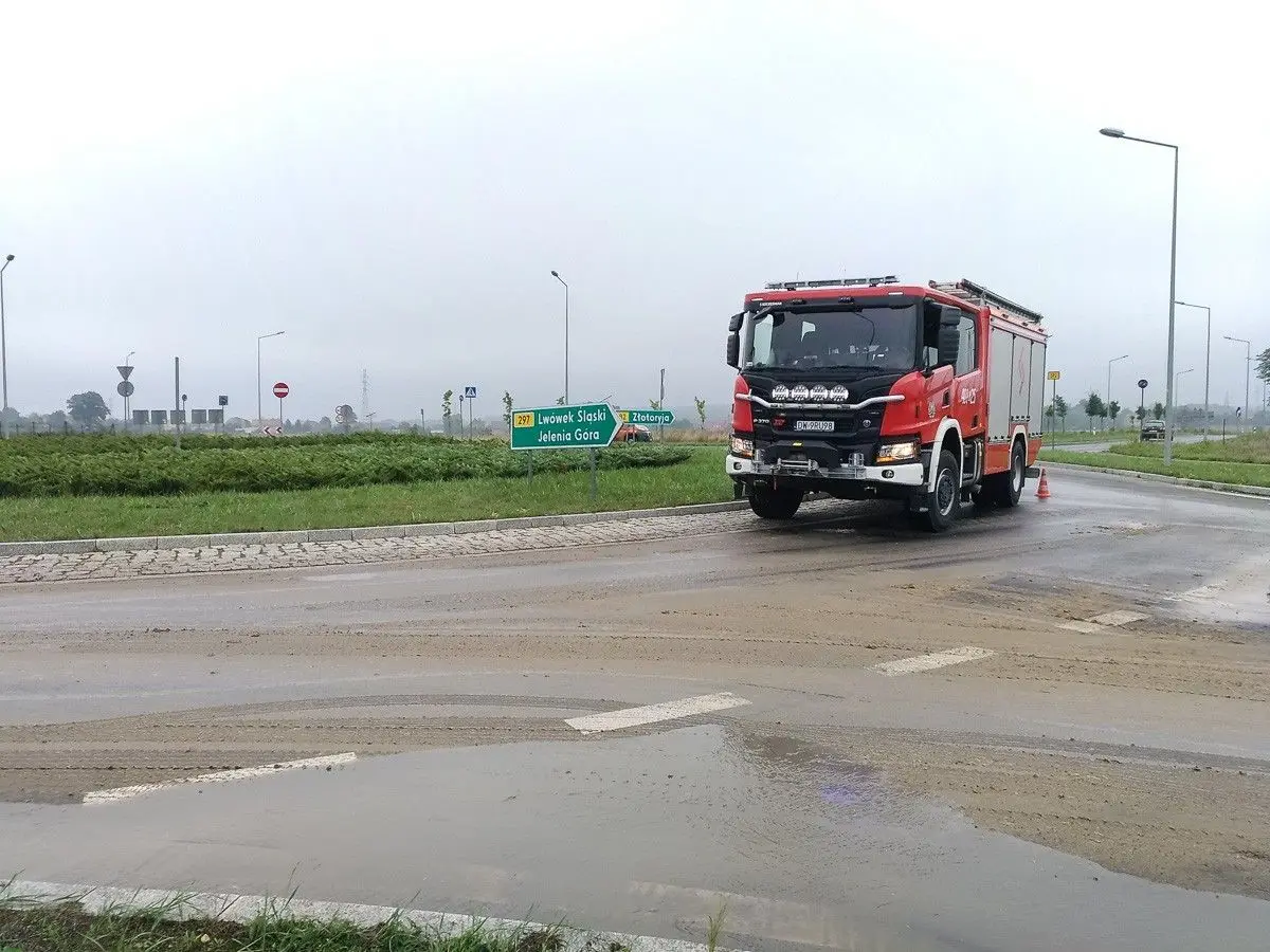 Akcja służb na rondzie