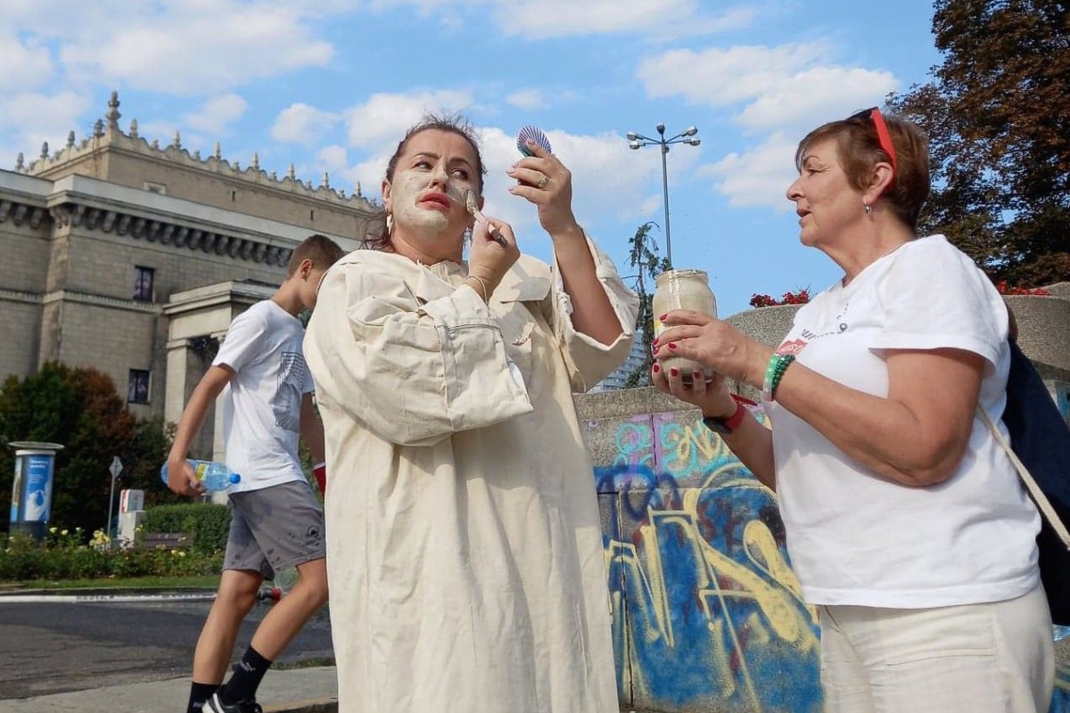 Finał drugiej edycji Tour de Konstytucja:Halina Gniewek  Kinga Gęsicka-Biały jako glinoludka oraz Bartek Mania i Zbigniew Złotkowski