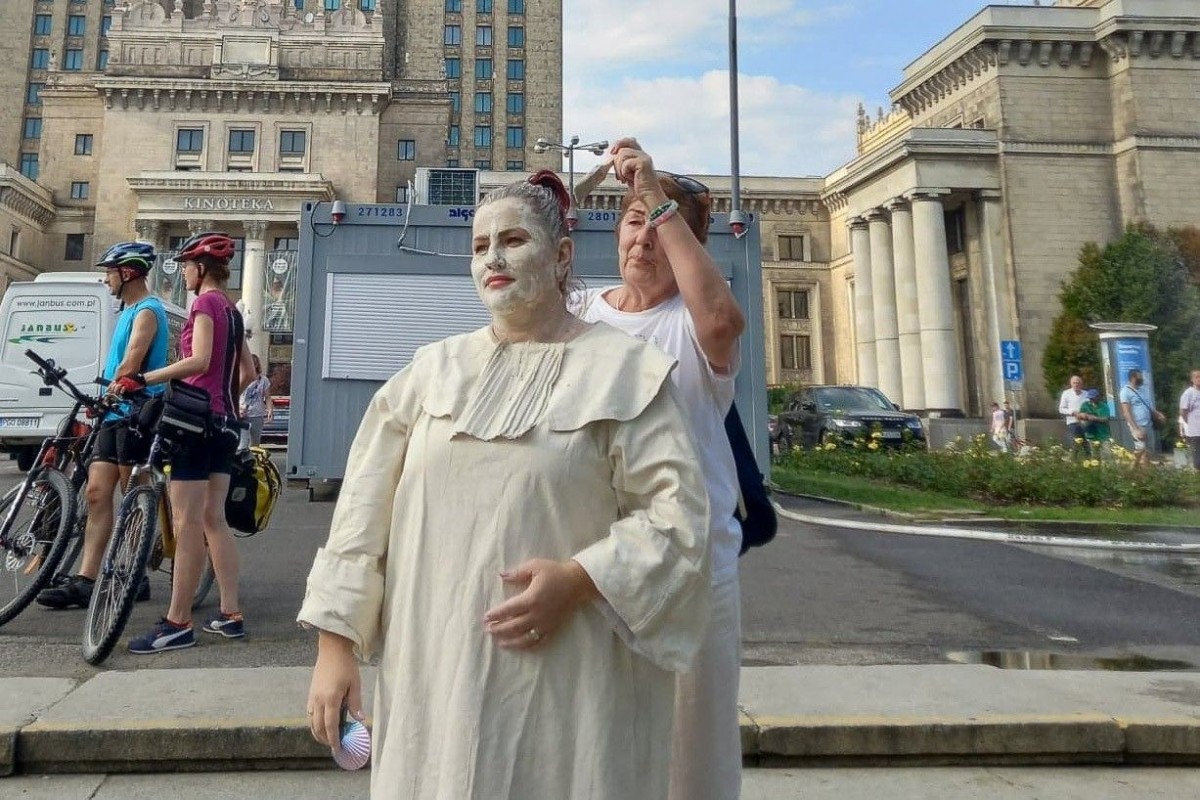 Finał drugiej edycji Tour de Konstytucja:Halina Gniewek  Kinga Gęsicka-Biały jako glinoludka oraz Bartek Mania i Zbigniew Złotkowski