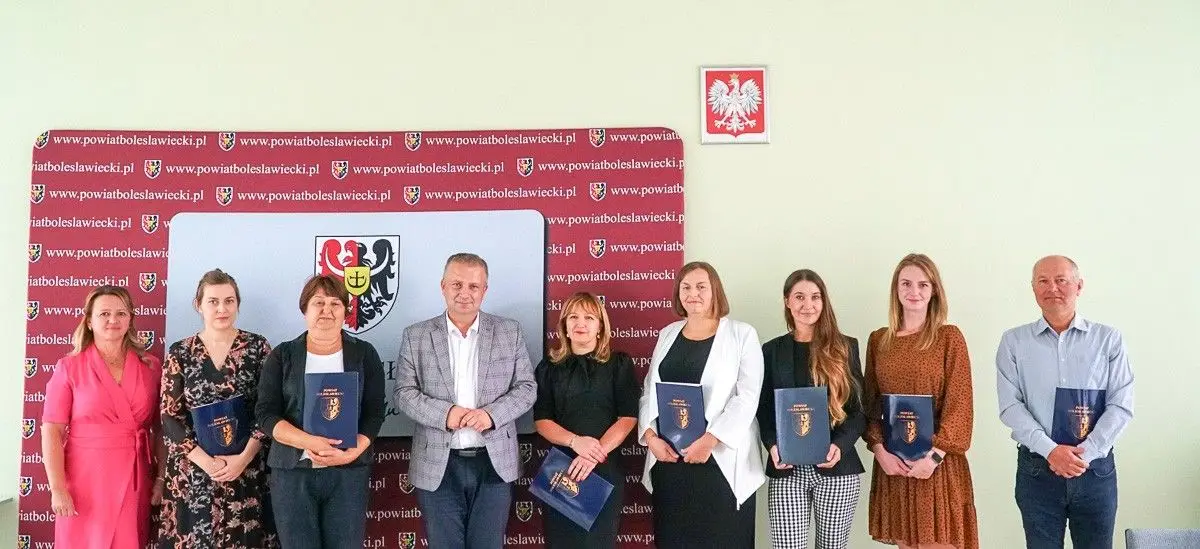 Nauczyciele z powiatowych szkół z awansami
