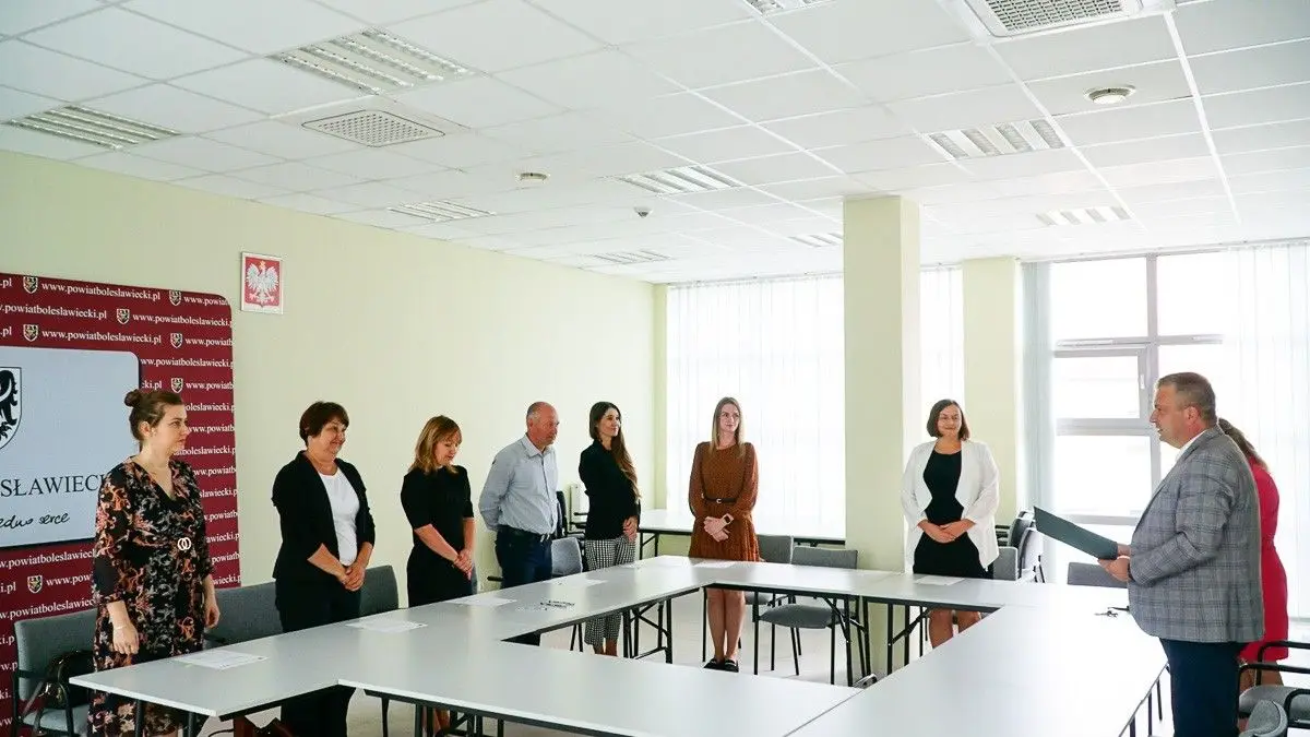 Nauczyciele z powiatowych szkół z awansami