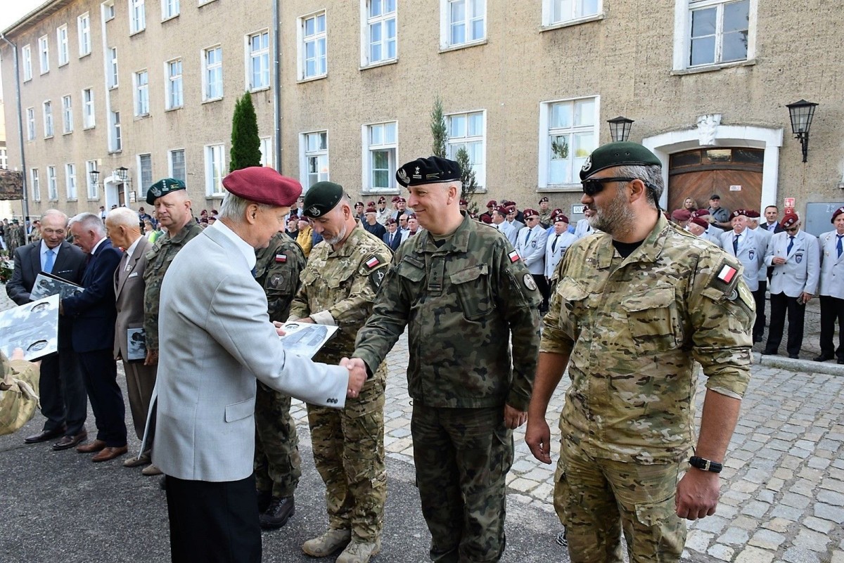 Komandosi uhonorowani