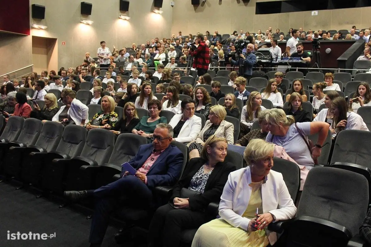 Najzdolniejsi uczniowie nagrodzeni na gali „Pan Prezydent zaprasza”