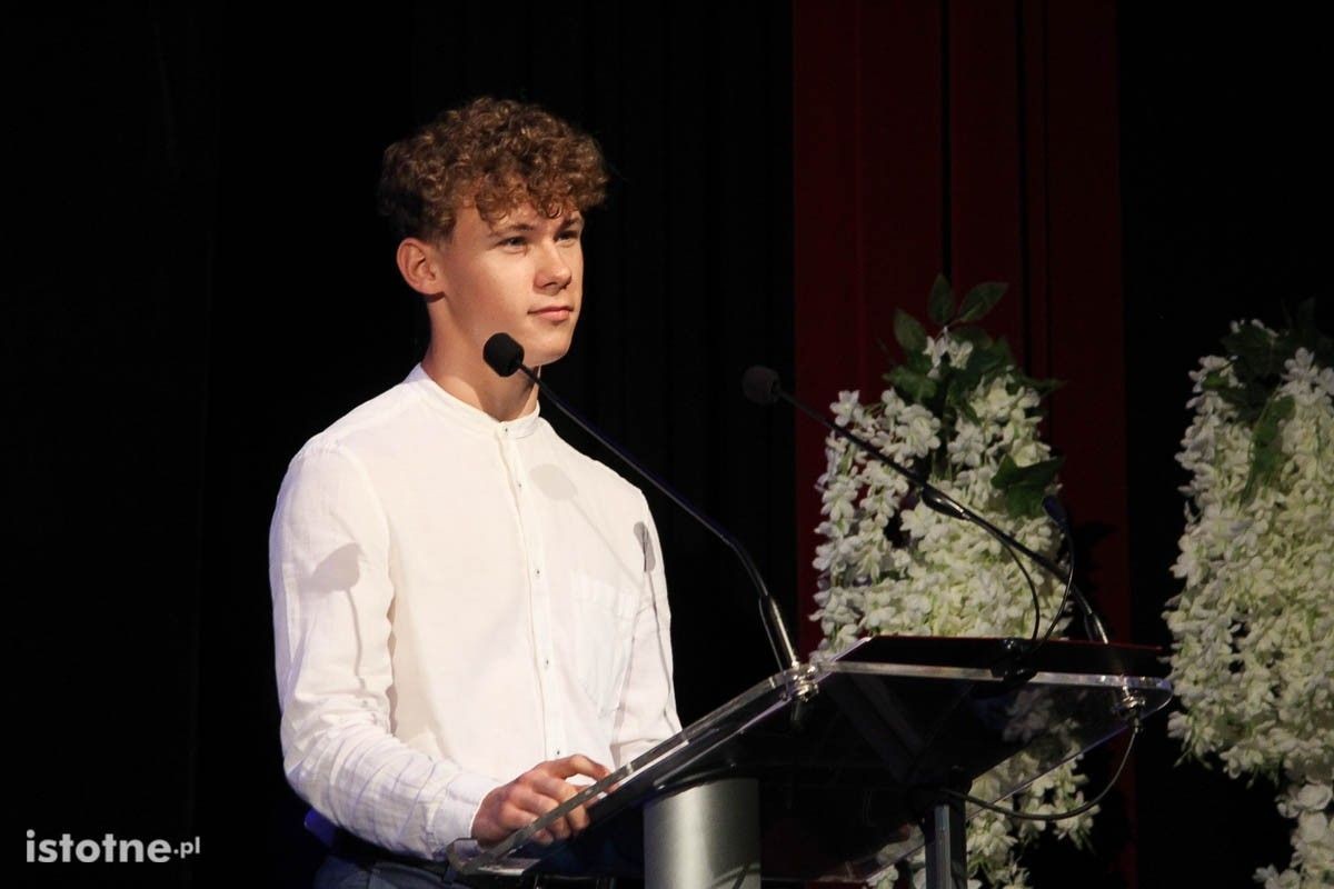 Najzdolniejsi uczniowie nagrodzeni na gali „Pan Prezydent zaprasza”