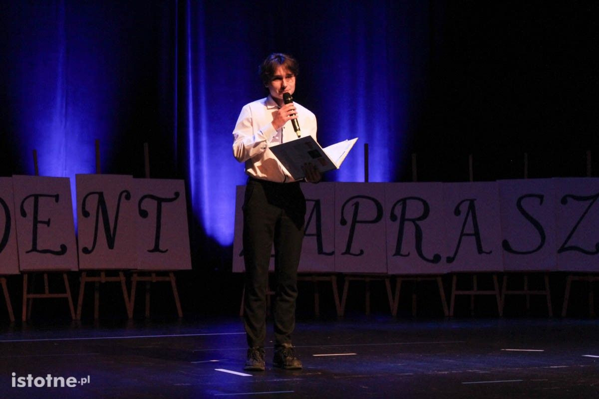 Najzdolniejsi uczniowie nagrodzeni na gali „Pan Prezydent zaprasza”