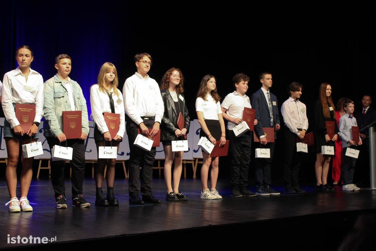 Najzdolniejsi uczniowie nagrodzeni na gali „Pan Prezydent zaprasza”