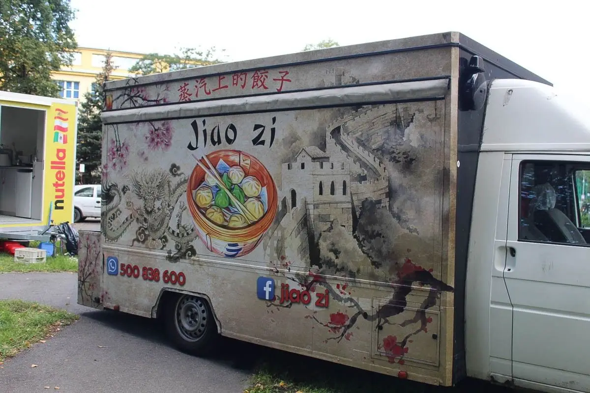 Food Trucki w parku Bonina w Bolesławcu