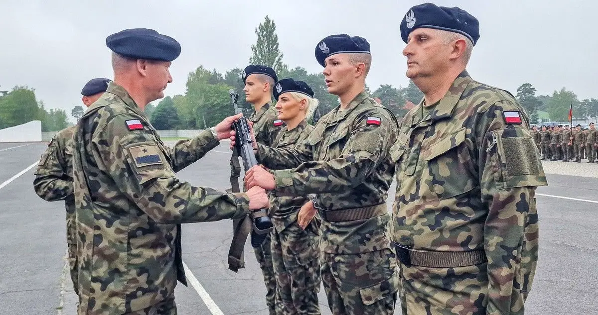 Uroczystość w 10 Brygadzie Kawalerii Pancernej w Świętoszowie