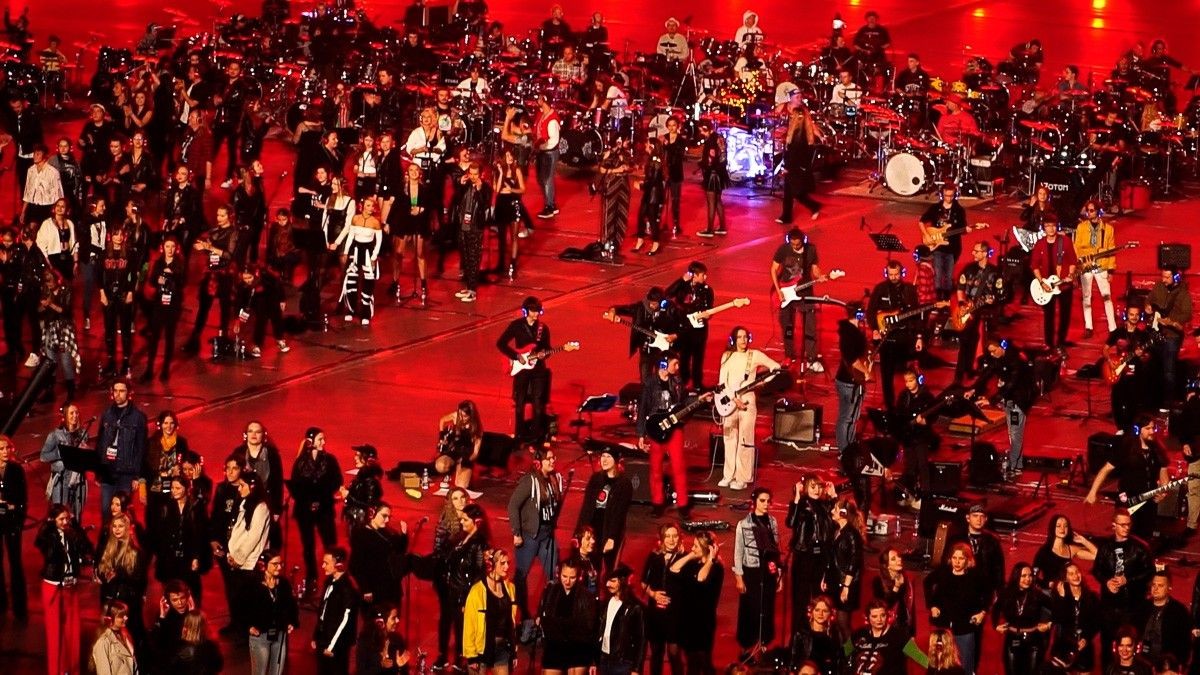 Wojtek Stefańczyk, gitarzysta z Bolesławca, zagrał na PGE Narodowym