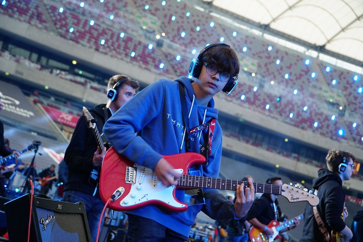 Wojtek Stefańczyk, gitarzysta z Bolesławca, zagrał na PGE Narodowym