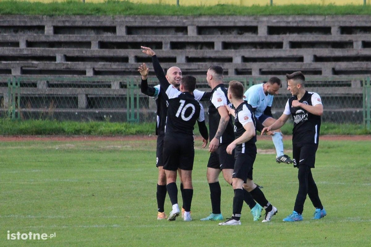 Galeria z meczu BKS II Bolesławiec - Kolonia Bolesławiec