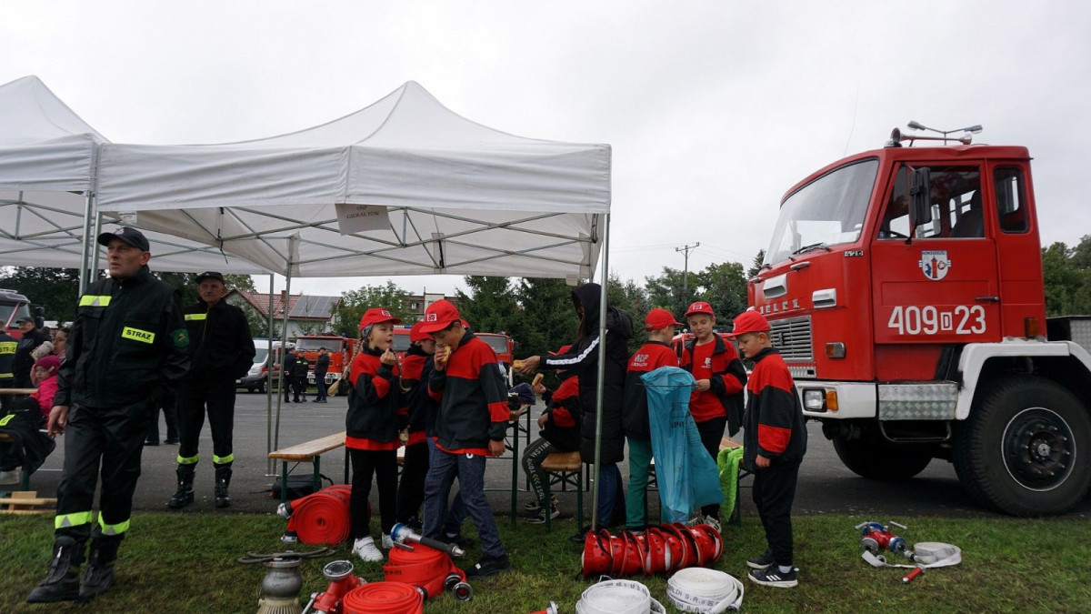 Zawody strażackie i nowy wóz dla druhów z Nowogrodźca