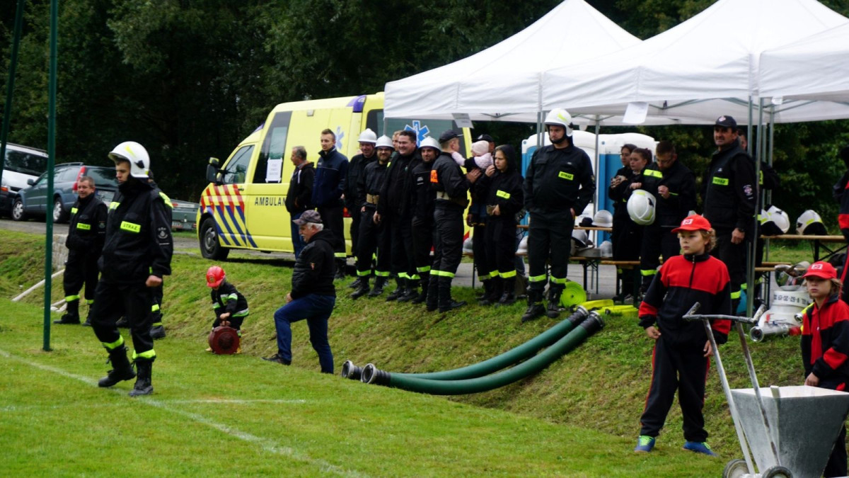 Zawody strażackie i nowy wóz dla druhów z Nowogrodźca