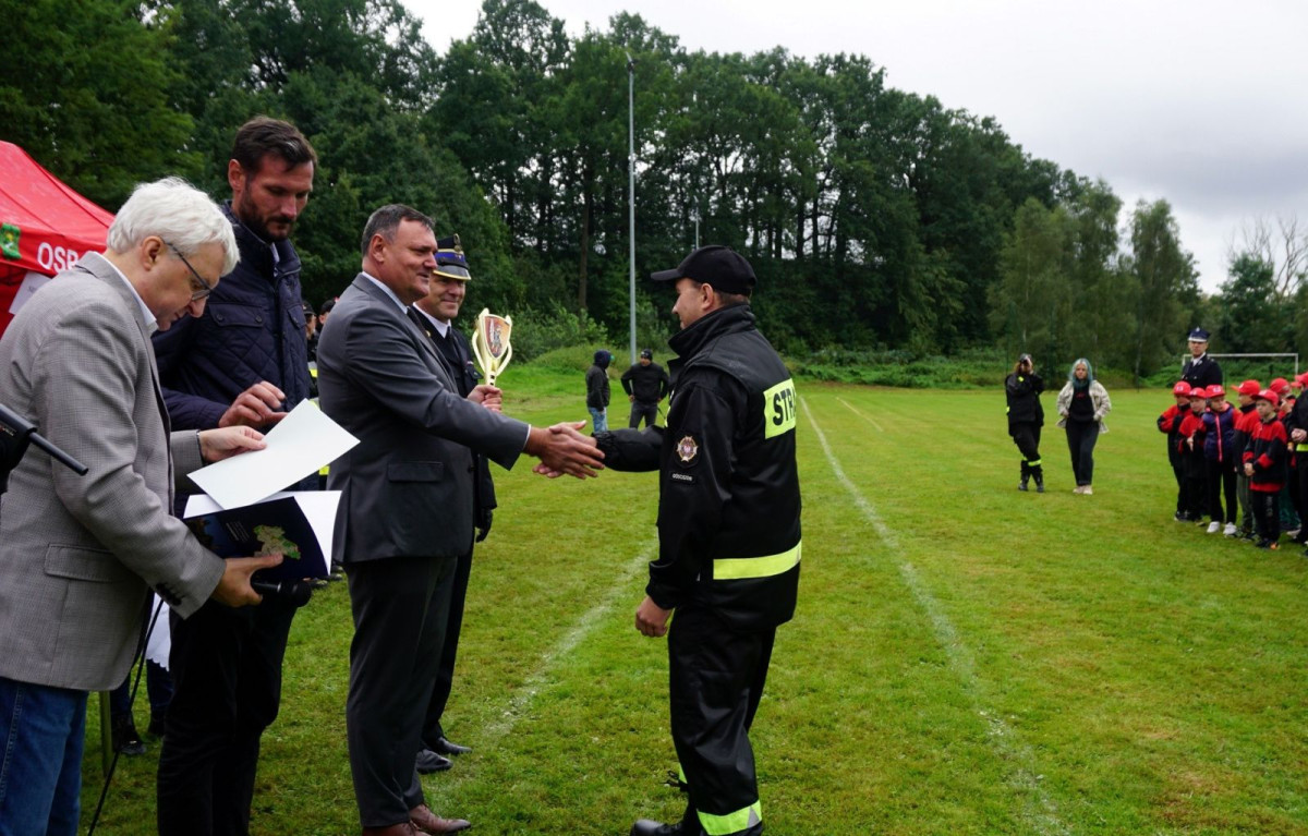 Zawody strażackie i nowy wóz dla druhów z Nowogrodźca
