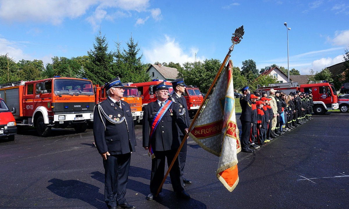 Zawody strażackie i nowy wóz dla druhów z Nowogrodźca