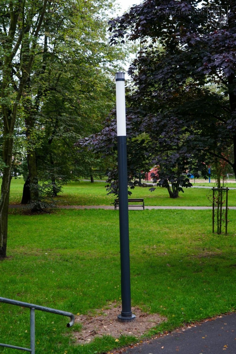 Park Bonina oświetlony