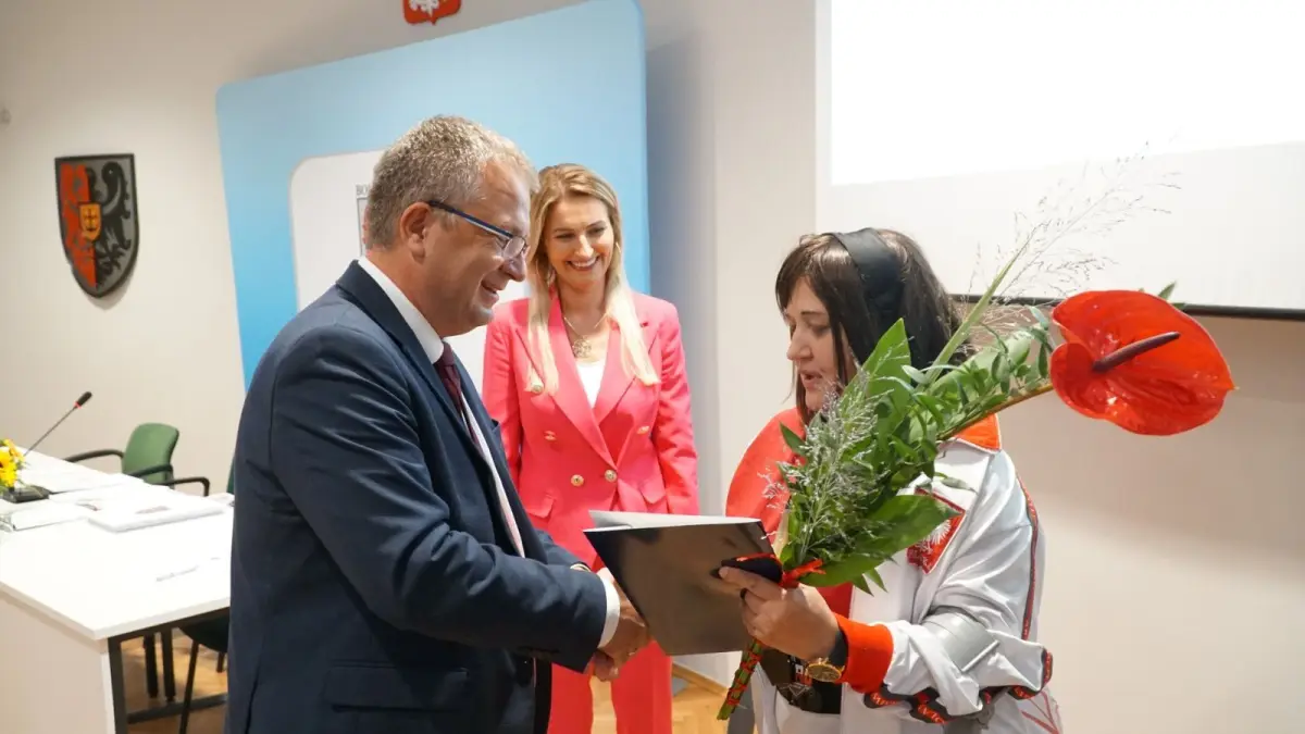 Uroczystość przed sesją Rady Powiatu Bolesławieckiego