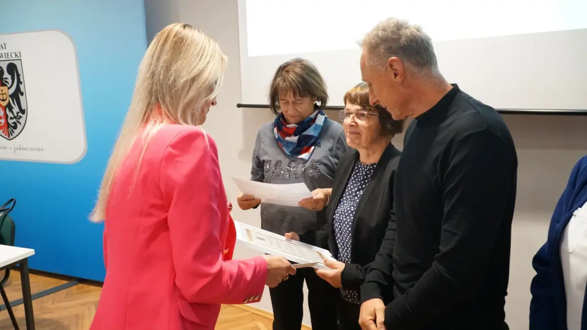 Uroczystość przed sesją Rady Powiatu Bolesławieckiego