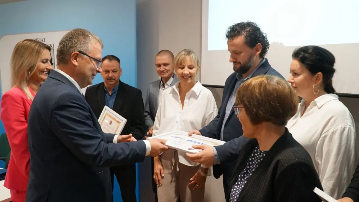 Uroczystość przed sesją Rady Powiatu Bolesławieckiego