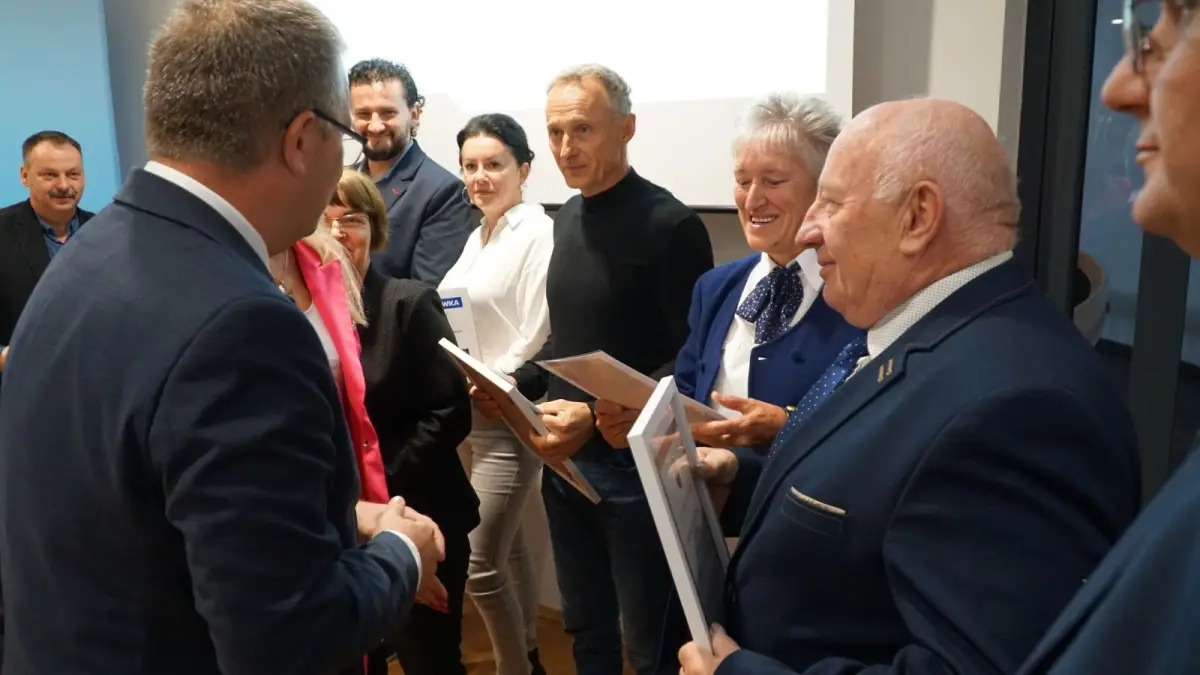 Uroczystość przed sesją Rady Powiatu Bolesławieckiego