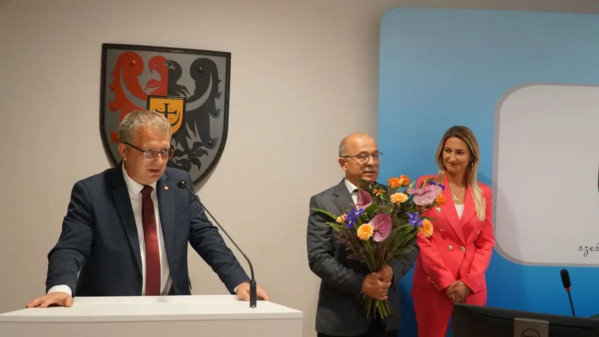 Uroczystość na sesji Rady Powiatu Bolesławieckiego