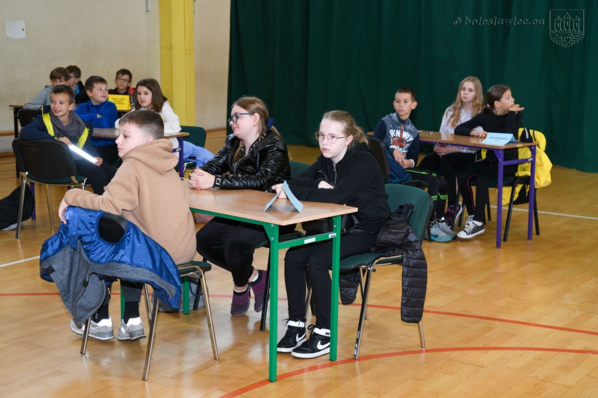 17 drużyn ze szkół podstawowych rywalizowało w konkursie z Nami Bezpieczniej