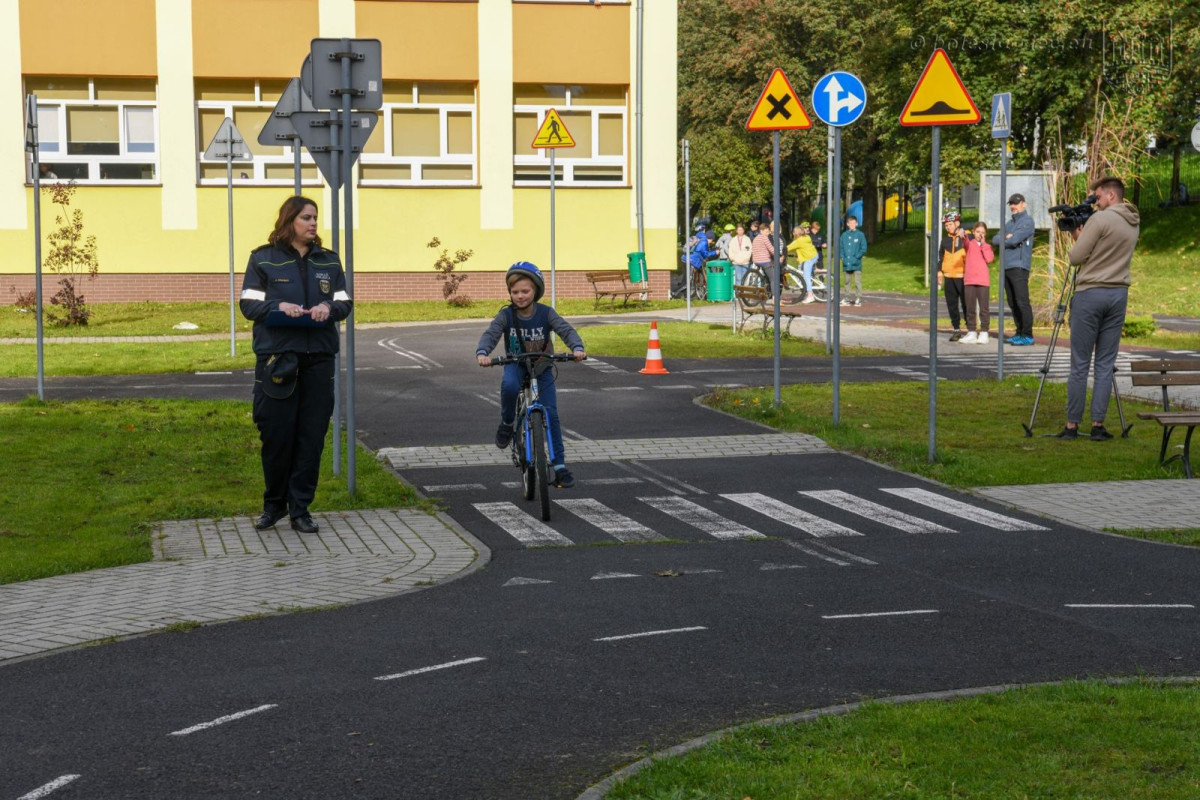 17 drużyn ze szkół podstawowych rywalizowało w konkursie z Nami Bezpieczniej