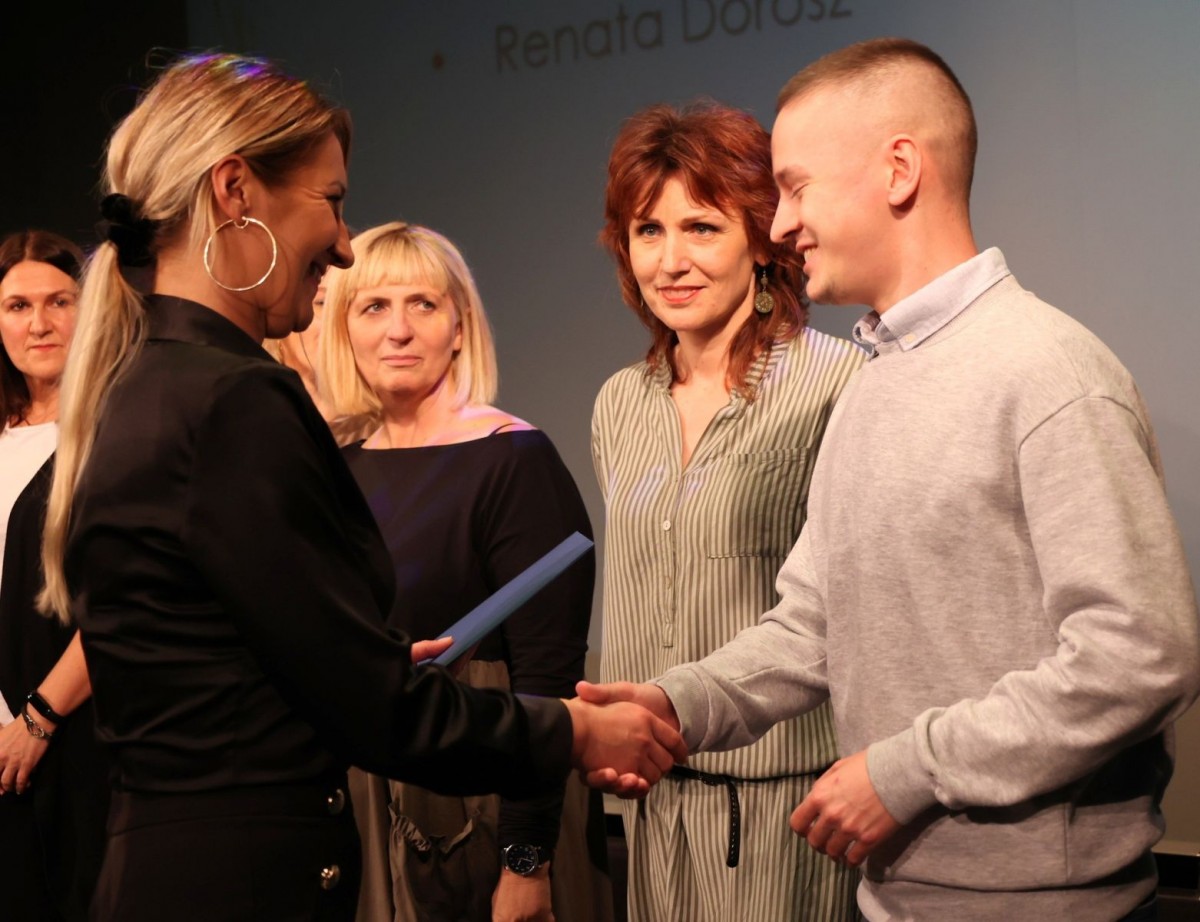 Nauczyciele z powiatowych szkół uhonorowani