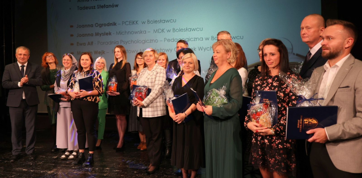 Nauczyciele z powiatowych szkół uhonorowani
