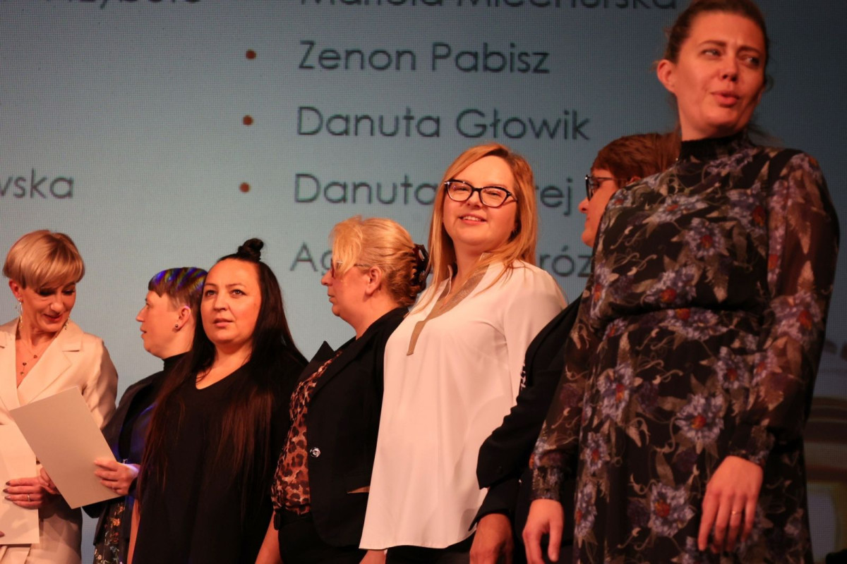 Nauczyciele z powiatowych szkół uhonorowani