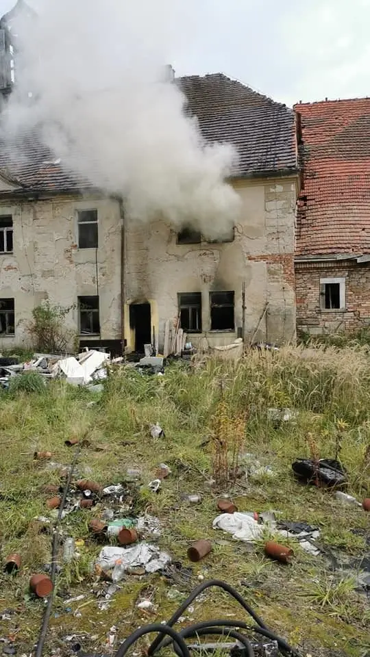Pożar w pałacu w Tomaszowie Bolesławieckim