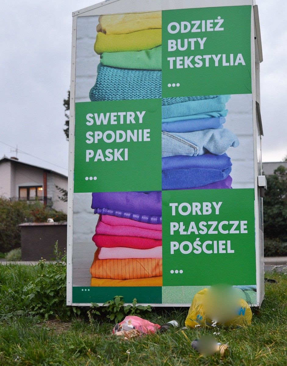 Kontener przy ulicy Łasickiej w Bolesławcu