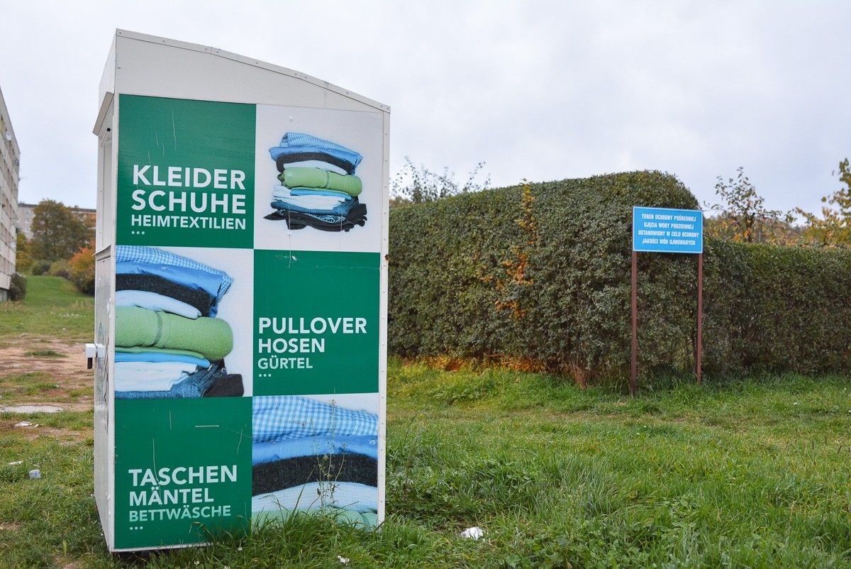 Kontener przy ulicy Łasickiej w Bolesławcu