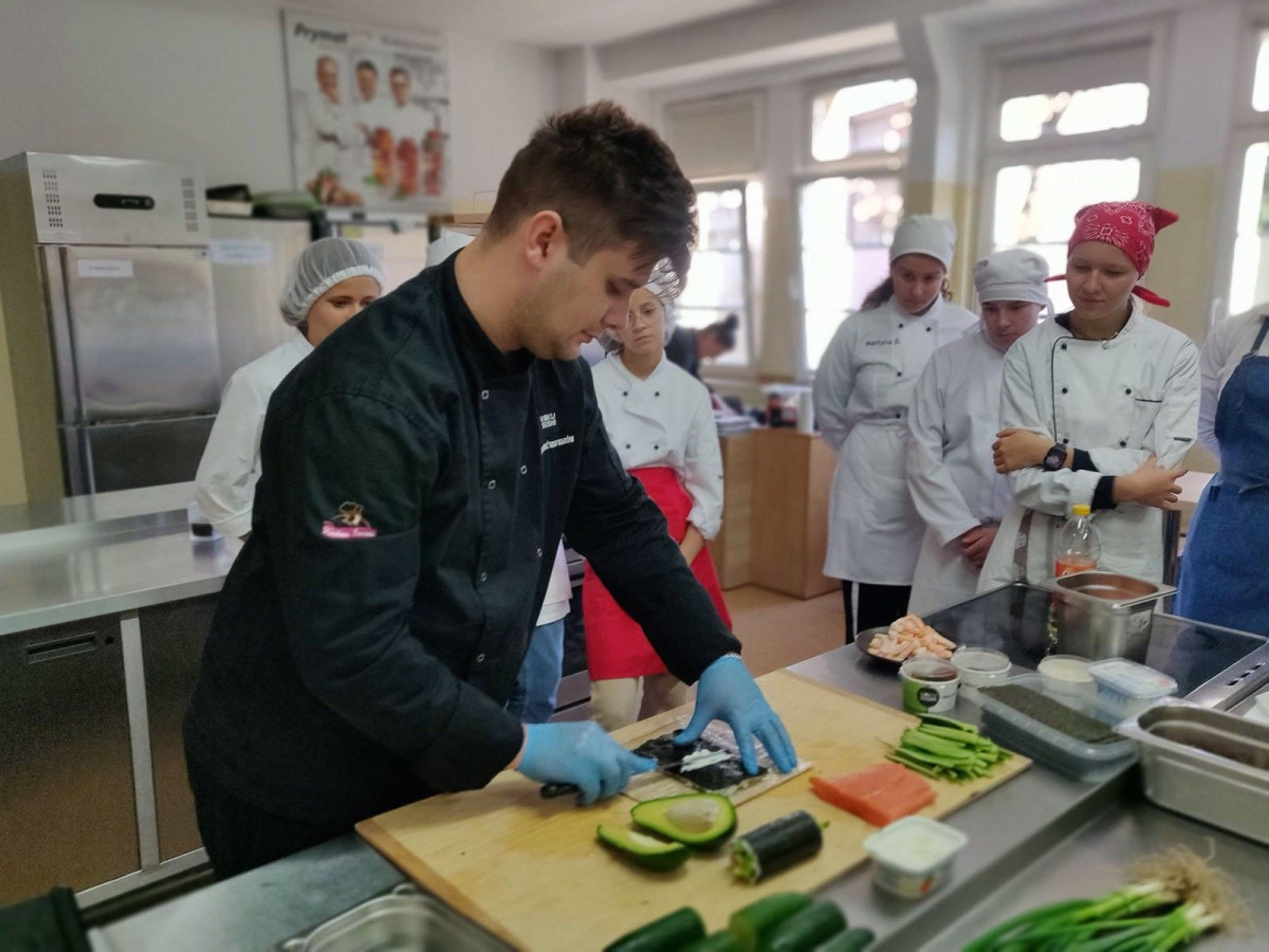 Warsztaty sushi w ZSOiZ