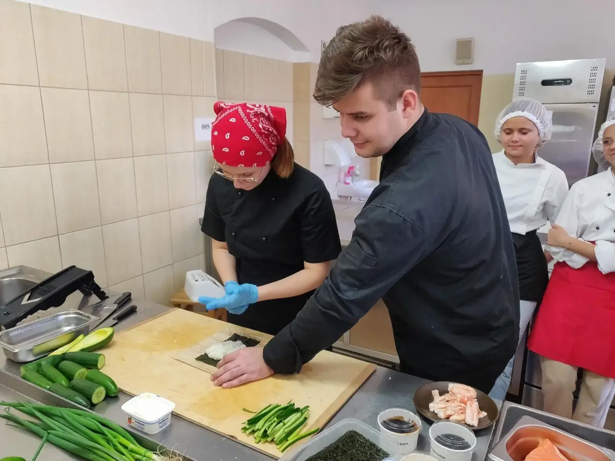 Warsztaty sushi w ZSOiZ