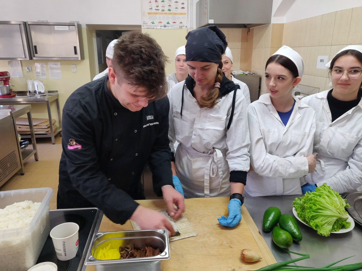 Warsztaty sushi w ZSOiZ