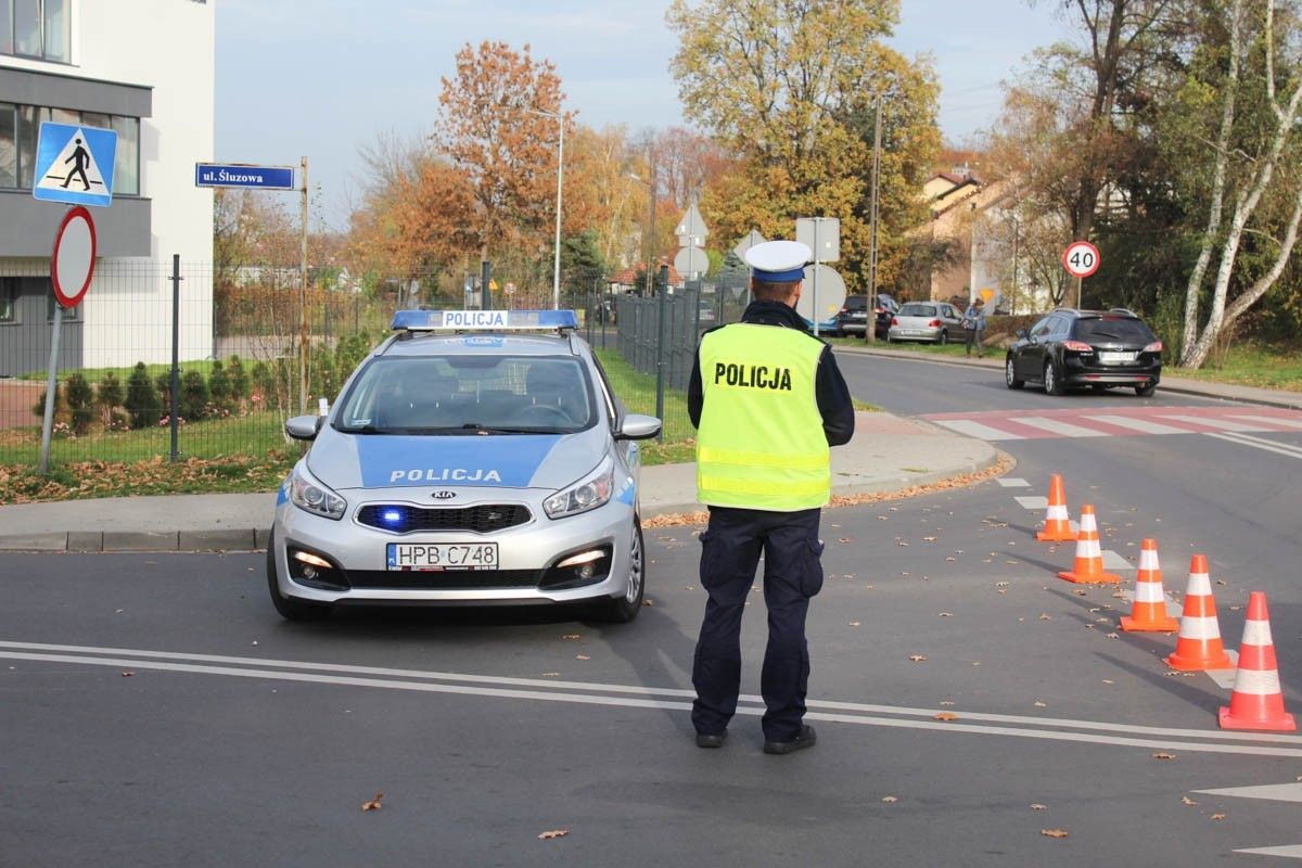 Dzień Wszystkich Świętych na cmentarzu miejskim w Bolesławcu