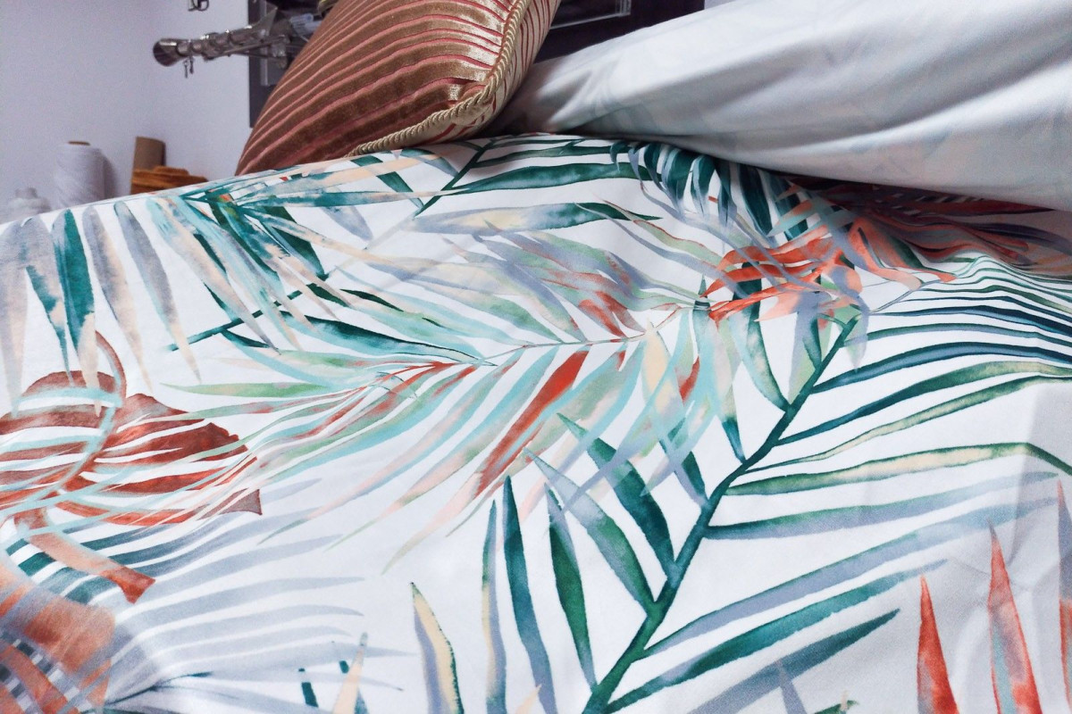 Przykładowe materiały i ozdoby na wyprzedaży w pracowni krawieckiej Efekt Wow