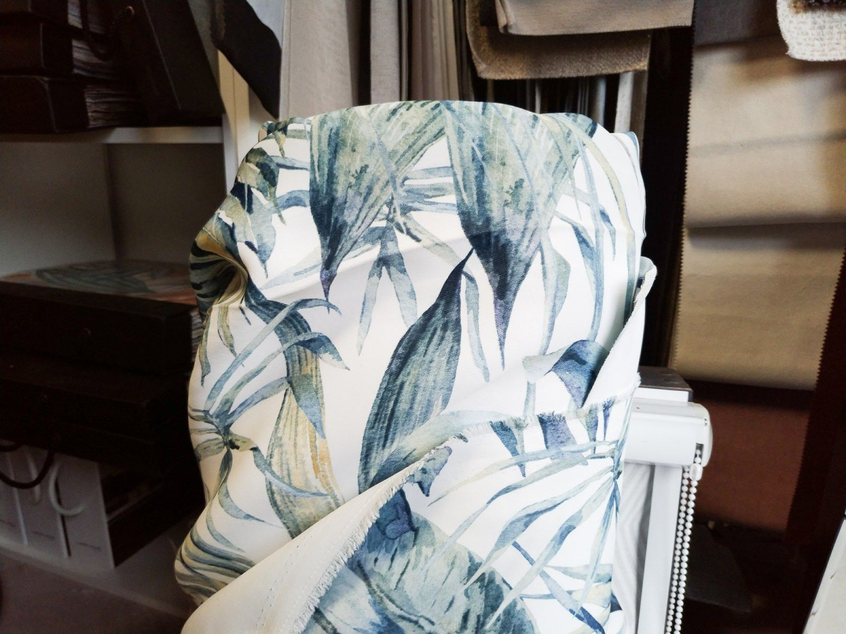 Przykładowe materiały i ozdoby na wyprzedaży w pracowni krawieckiej Efekt Wow