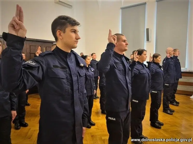 Ćwierć setki nowych policjantów na Dolnym Śląsku