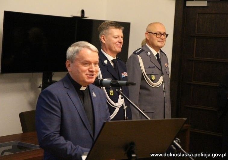 Ćwierć setki nowych policjantów na Dolnym Śląsku
