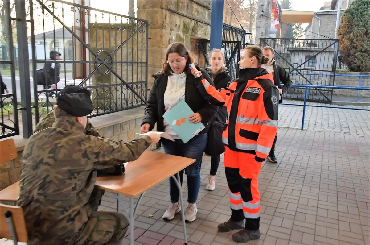 Nowi ochotnicy do dobrowolnej zasadniczej służby wojskowej w Bolesławcu