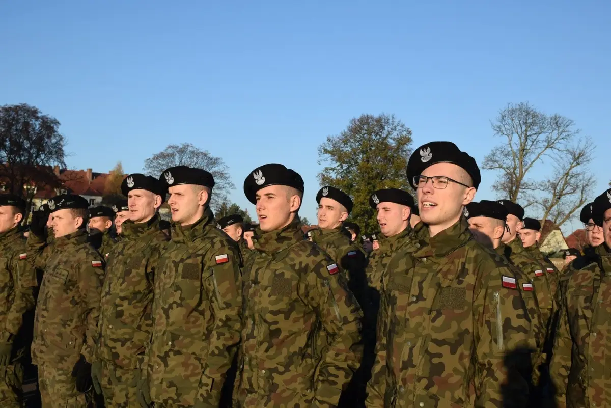 Ochotnicy rozpoczęli szkolenie wojskowe od apelu