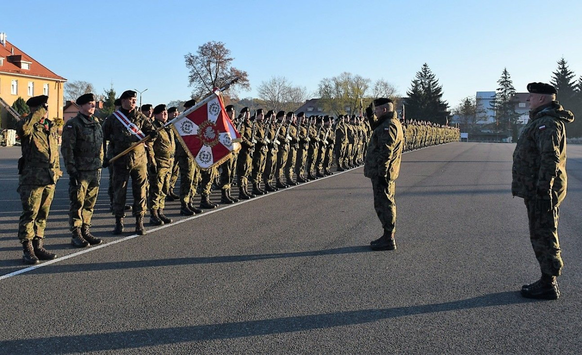 Ochotnicy rozpoczęli szkolenie wojskowe od apelu