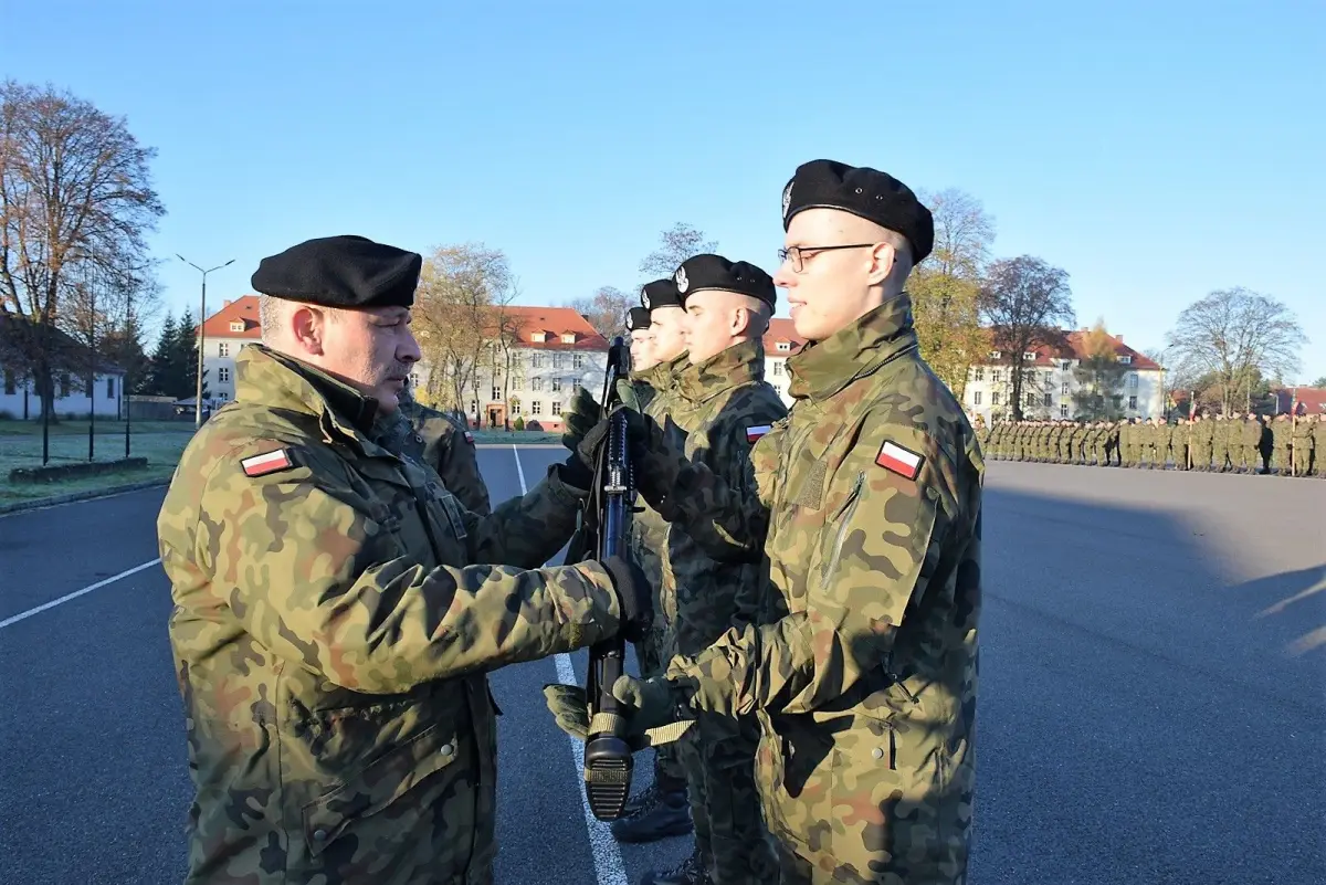 Ochotnicy rozpoczęli szkolenie wojskowe od apelu