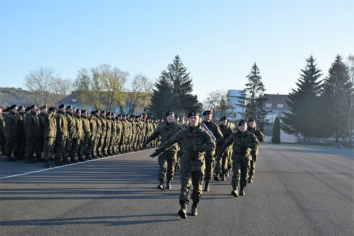 Ochotnicy rozpoczęli szkolenie wojskowe od apelu