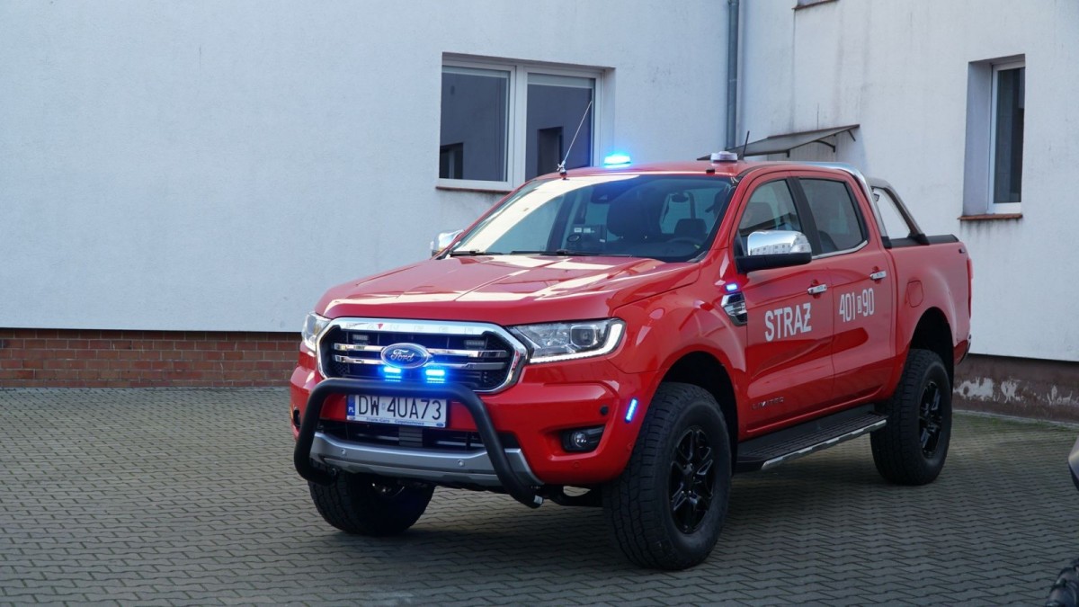 Uroczysty apel i nowy sprzęt dla strażaków z Bolesławca i Trzebienia