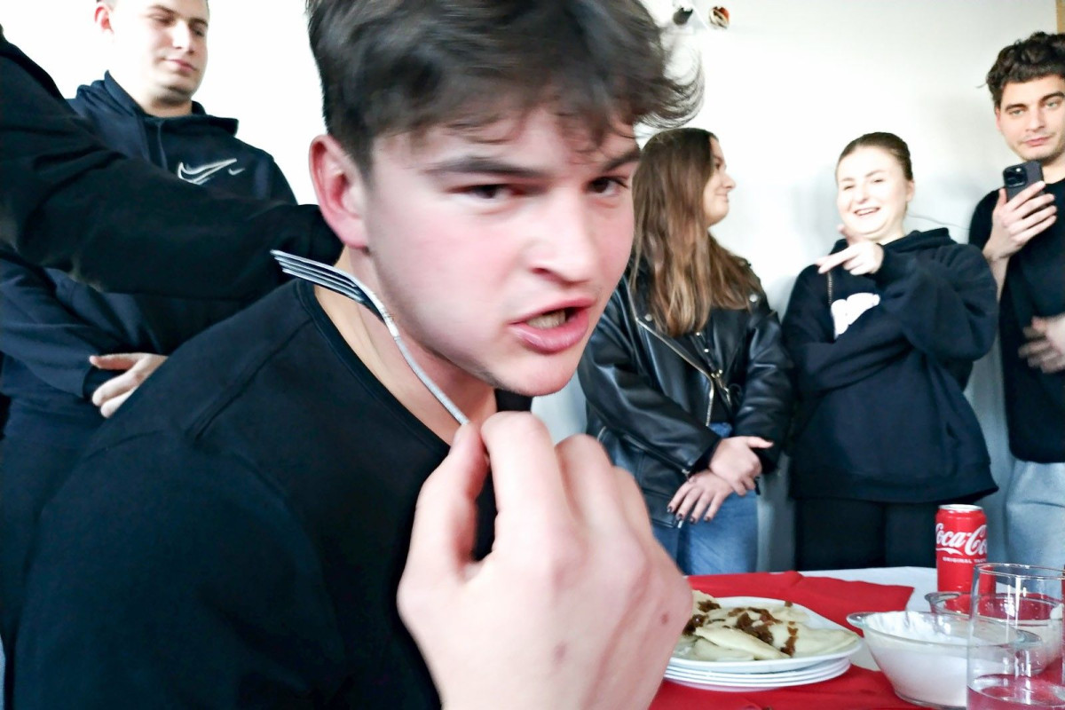 Mistrzostwa w jedzeniu pierogów w Bistro Wilcze Smaki